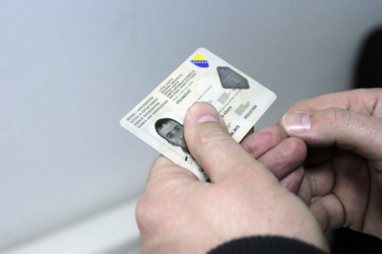 U BiH izdato 46.229 ličnih karata i pasoša u kojima stoji oznaka "XX"