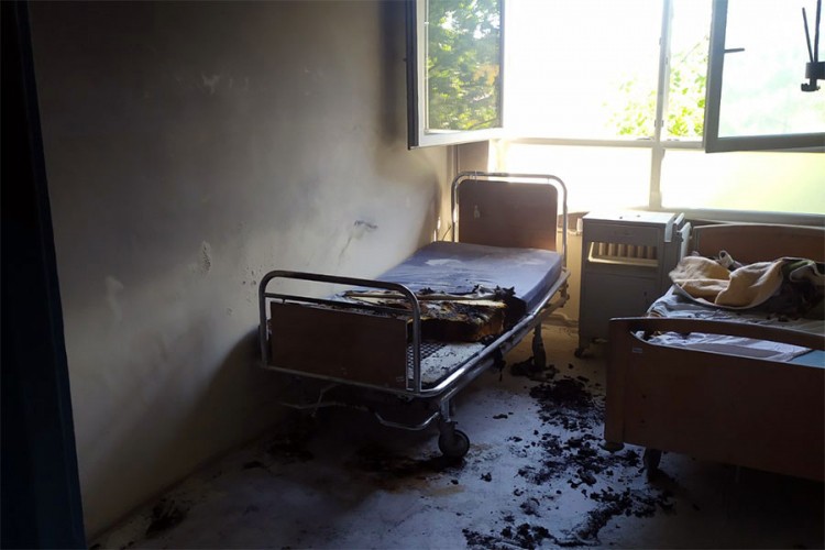 Požar u bolnici u Doboju: Pacijenti gasili vatru, jedan povrijeđen