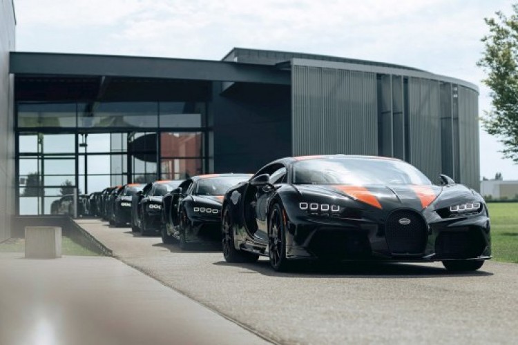 Bugatti predstavio osam moćnih automobila