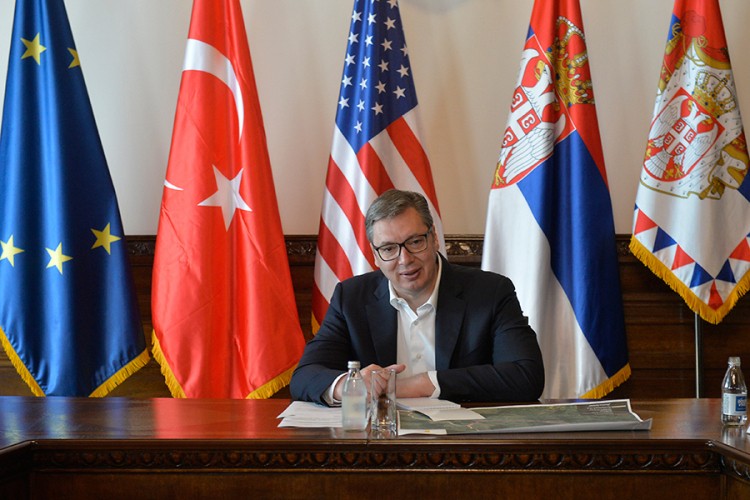 Vučić sa ambasadorima Kvinte: Nećemo dozvoliti poniženje