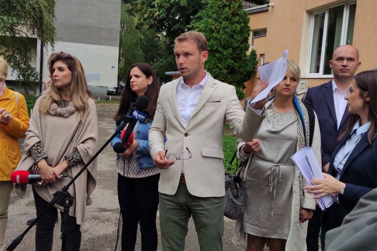 Stanivuković predočio nove dokaze ispred Republičkog tužilaštva u vezi sa slučajem "kiseonik"