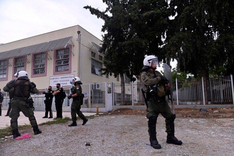 Novi sukobi u Solunu, blokiran ulaz u jednu školu