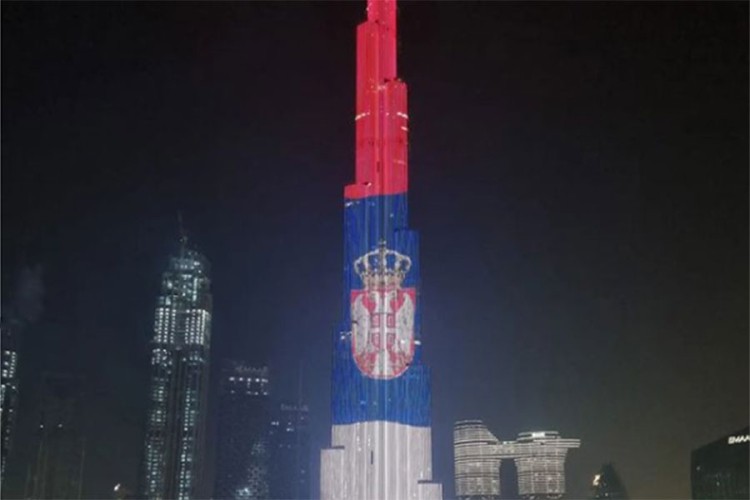 Najviša građevina u Dubaiju u bojama zastave Srbije
