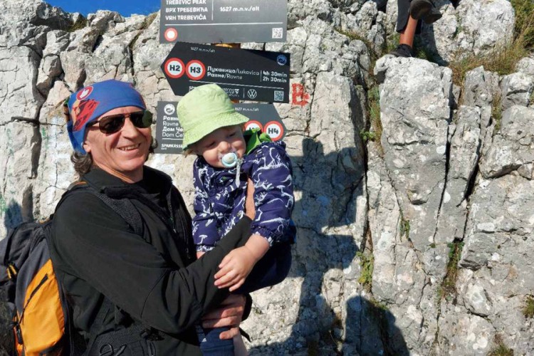 Dvogodišnji Matej popeo se na vrh Trebevića