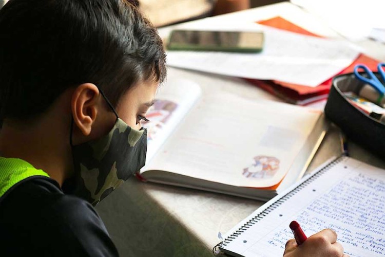 Lome koplja zbog maske u školama
