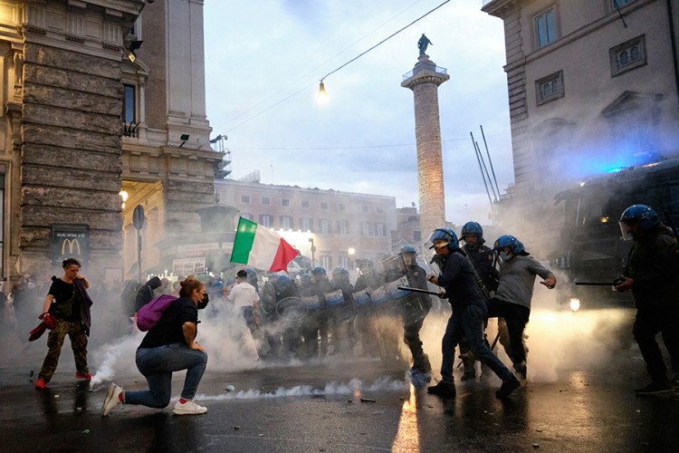 Protesti u Rimu i Ženevi: "Ne propusnici i ucjeni"