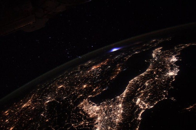 Neobičan plavi bljesak iznad Evrope snimljen sa Međunarodne stanice