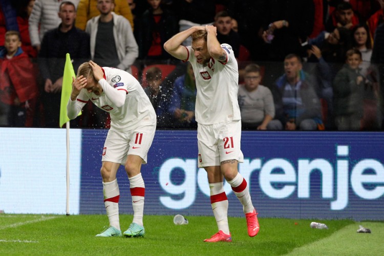 Albanski navijači gađali Poljake dok su slavili gol