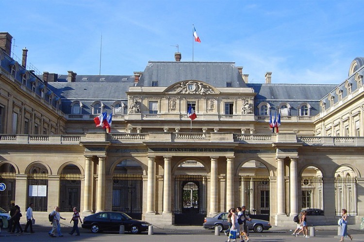Francuska vlada traži produženje vanrednog stanja do sljedećeg ljeta