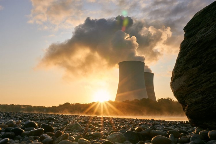 Mediji: Francuska će graditi šest novih nuklearnih reaktora