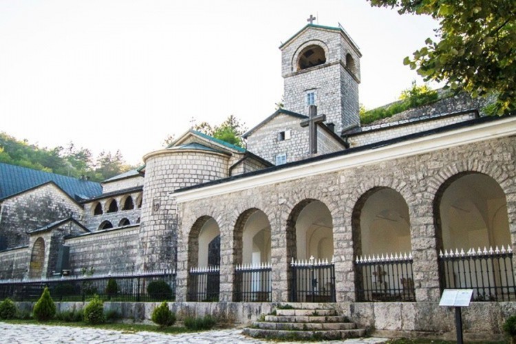 Upisom Cetinjskog manastira nije stečeno novo pravo