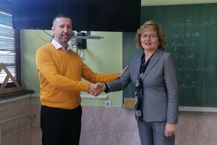 Sberbank Banjaluka pomaže opremanje Osnovne škole iz Prijedora
