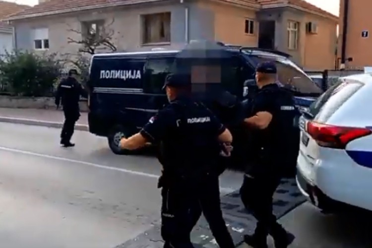 Objavljen snimak hapšenja osumnjičenih u vezi s ubistvom porodice Đokić
