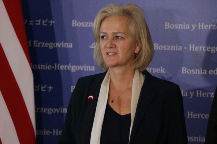Ajhorstova pozvala lidere u BiH da nađu rješenje za krizu