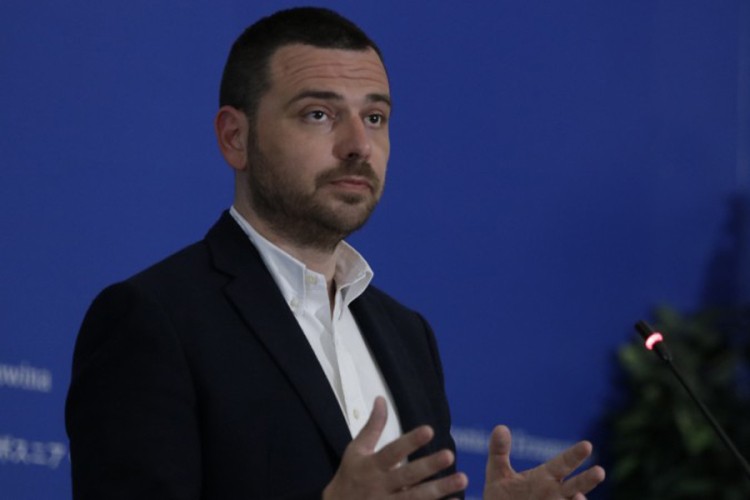 Magazinović: BiH je na korak od eskalacije zbog Dodika
