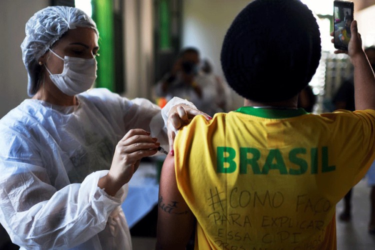 Brazilci će godinu dana pratiti potpuno vakcinisani grad