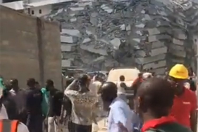 Srušila se zgrada u Nigeriji, radnici ostali pod ruševinama