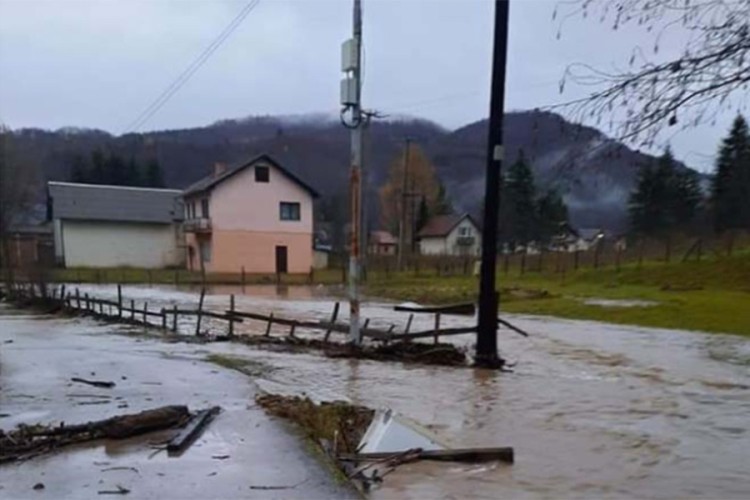 Istočna Ilidža i Trnovo poplavljeni nakon obilnih kiša