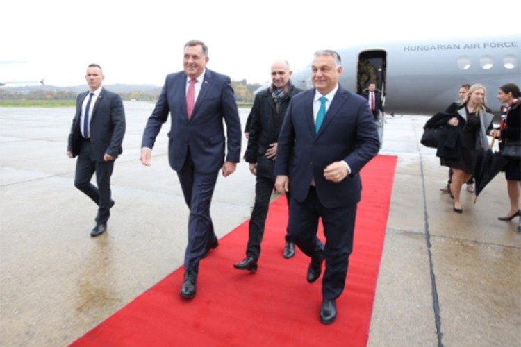 Orban sletio u Mahovljane