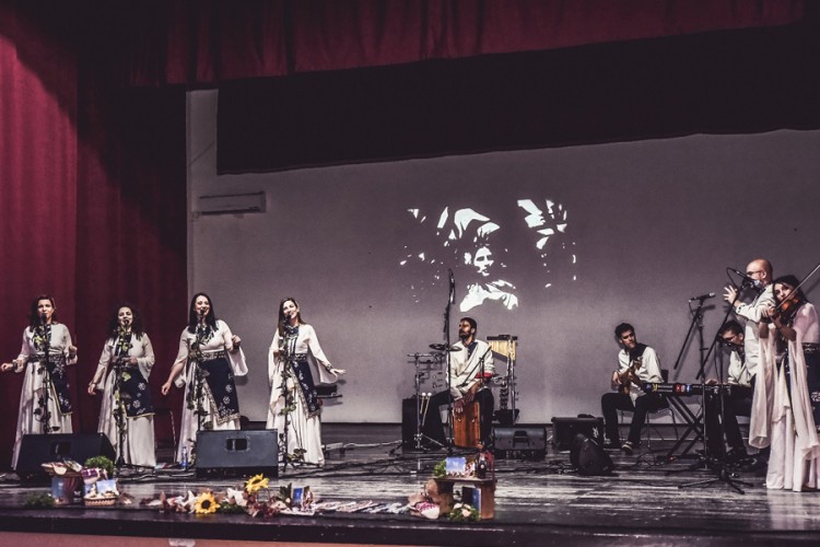 Etno grupa "Trag" oduševila koncertom u Šamcu