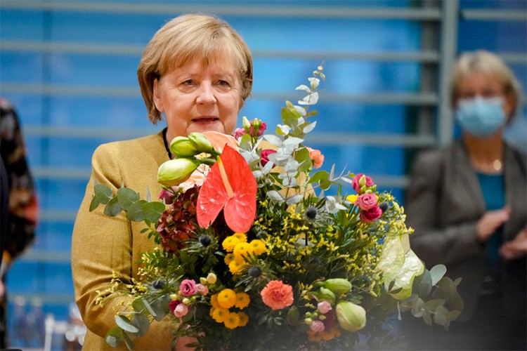 Merkelova upozorila na moguće dodatne sankcije Rusiji