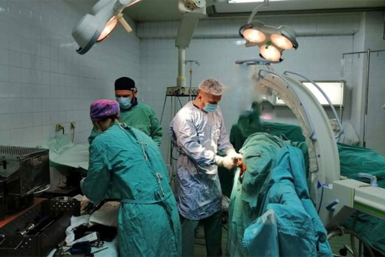 Složena operacija butne kosti izvršena prvi put u bolnici Trebinje