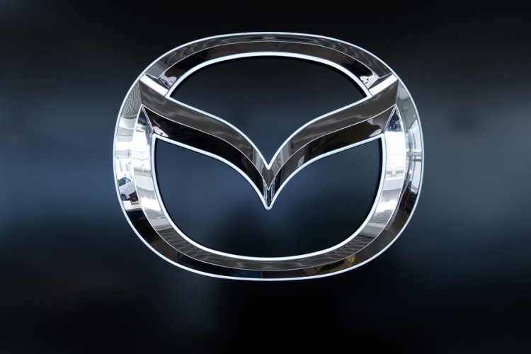 Sama se puni - Mazda predstavila prvo potpuno hibridno vozilo