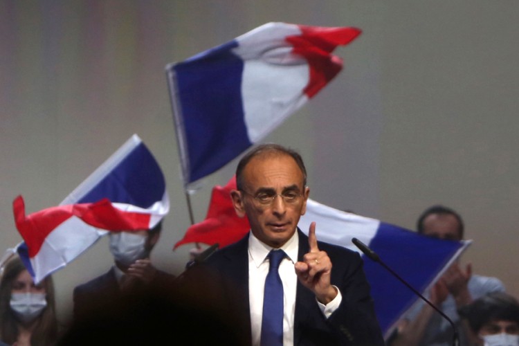 Kandidat za predsjednika Francuske napadnut na skupu