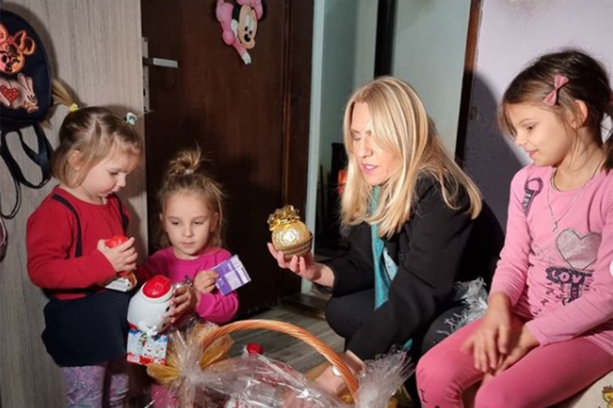 Cvijanovićeva posjetila sedmočlanu porodicu Jelisavac u Brezičanima