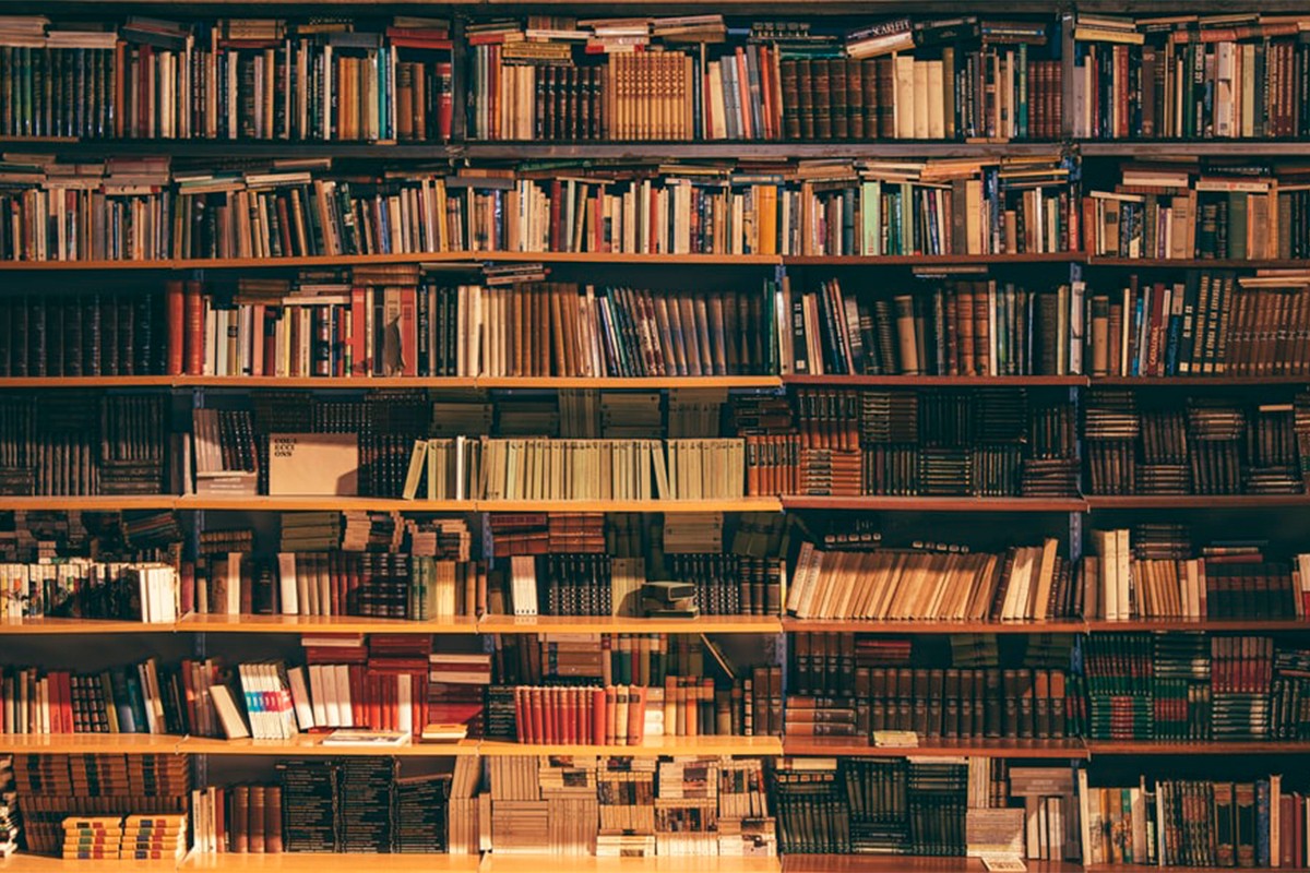 Filološki fakultet u Banjaluci poklonio biblioteci 64 knjige