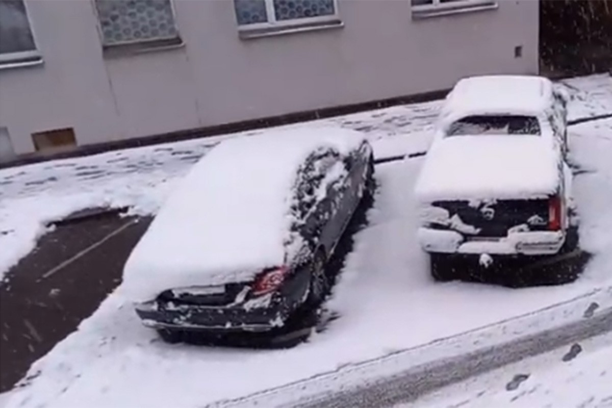Jake snježne padavine napravile haos u Austriji