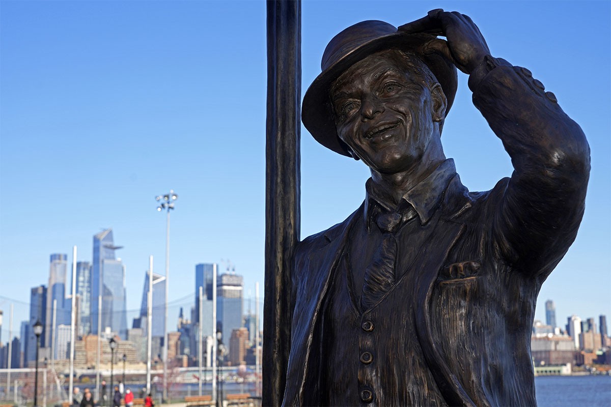 Frank Sinatra dobio bronzani kip u rodnom gradu