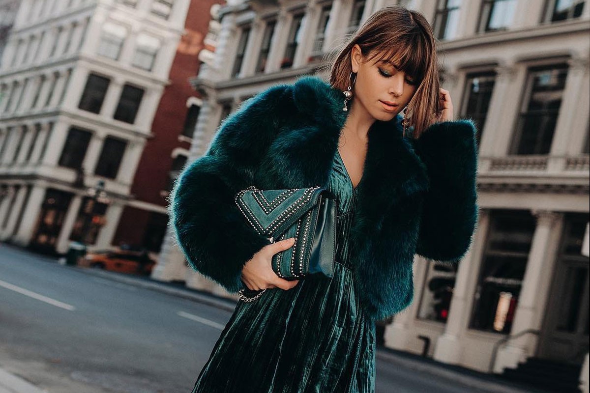 Modni trend: Obojite zimsku garderobu raskošnom bojom smaragda