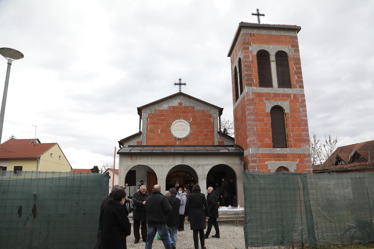 Nakon 30 godina obnovljena pravoslavna crkva u Petrinji