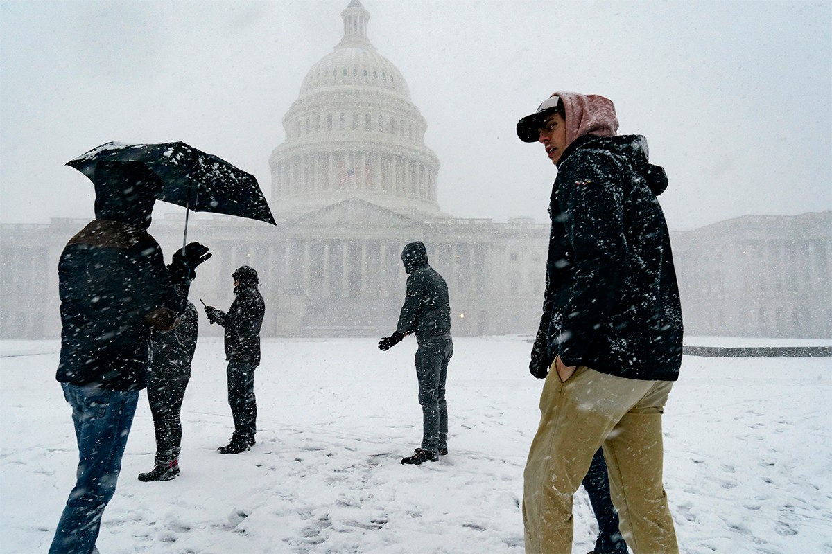 Snijeg paralisao Vašington, 500.000 ljudi bez struje
