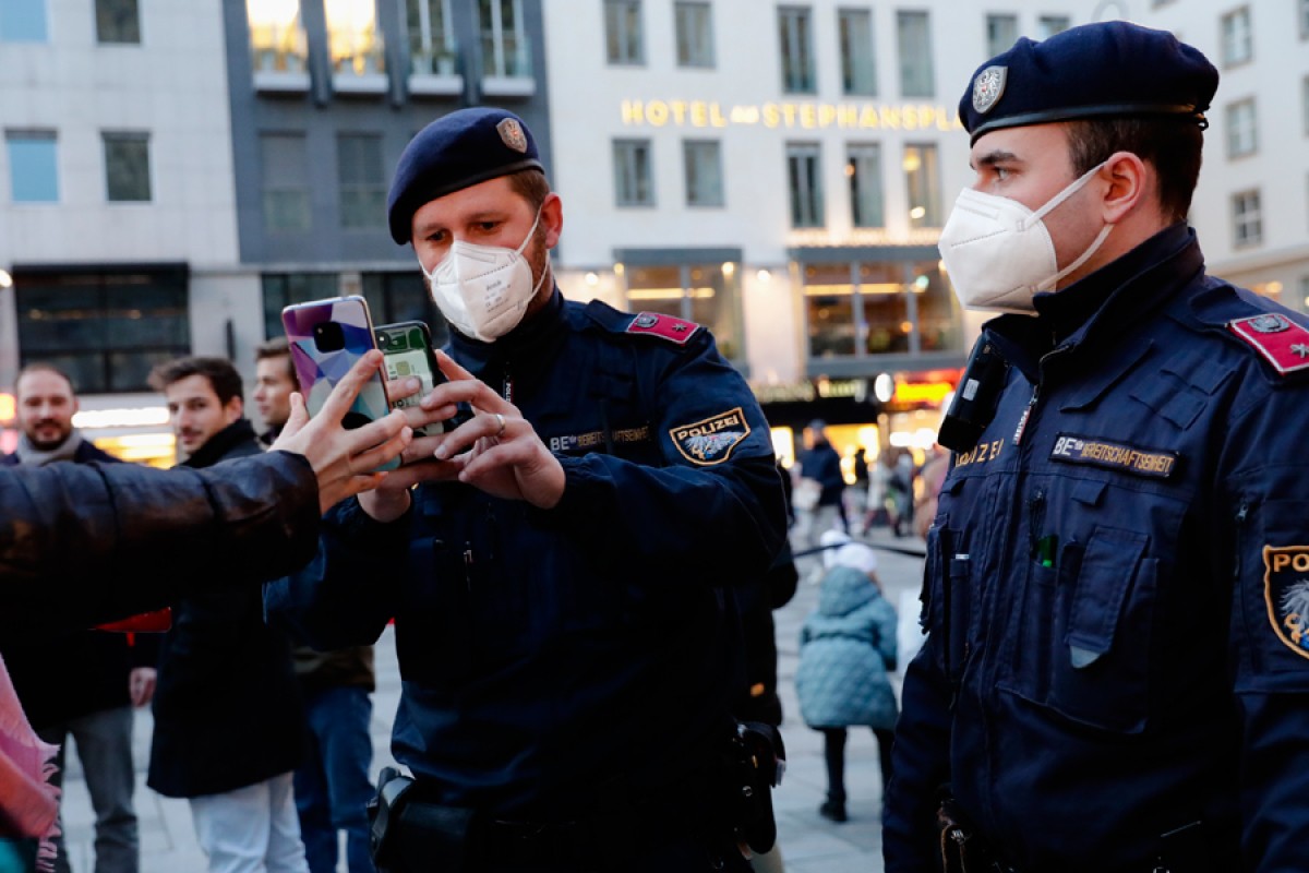 Uniformisani i policajci u civilu počinju provjeru poštovanja propisa u Austriji