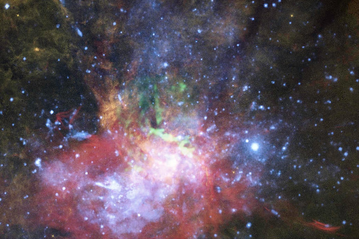 Astronomi NASA otkrili skrivenu supermasivnu crnu rupu