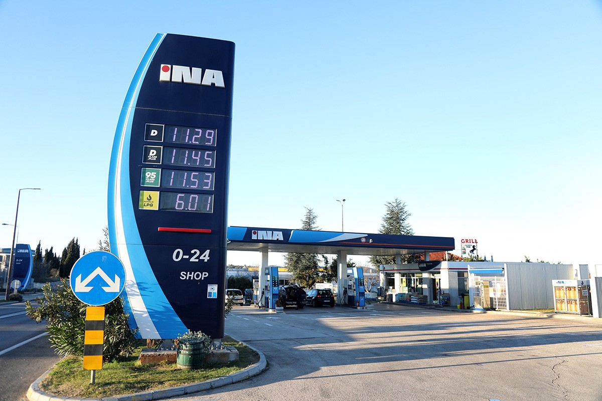 Oboren istorijski rekord: Benzin u Hrvatskoj nikad skuplji