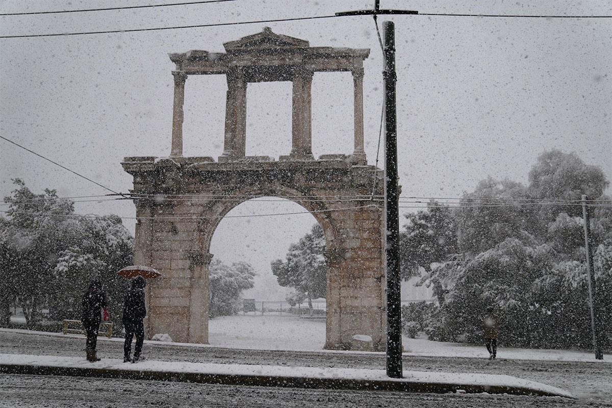 Teška noć zbog snijega u Grčkoj, brojne oblasti bez struje