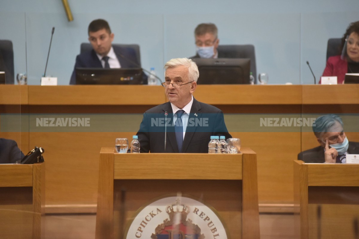 Čubrilović: Okidač krize Inckova odluka, dijalogom prevazići neslaganja