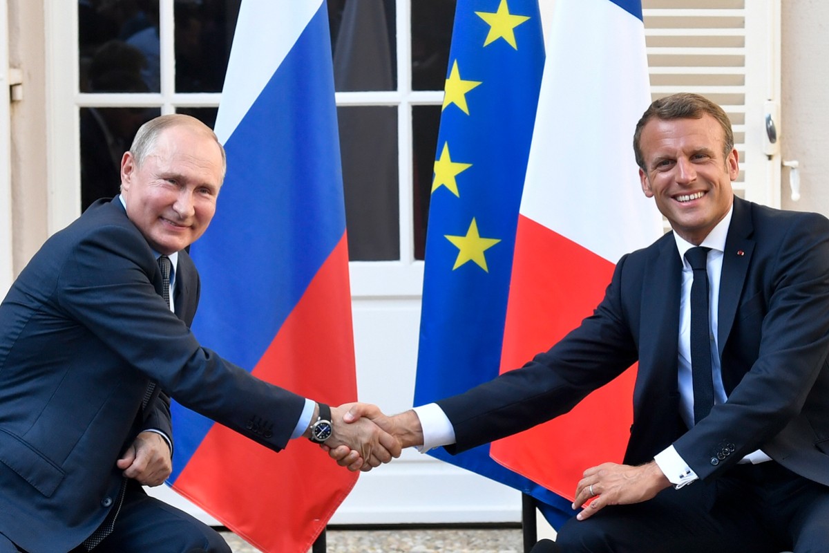 Putin i Makron završili razgovor poslije pet sati