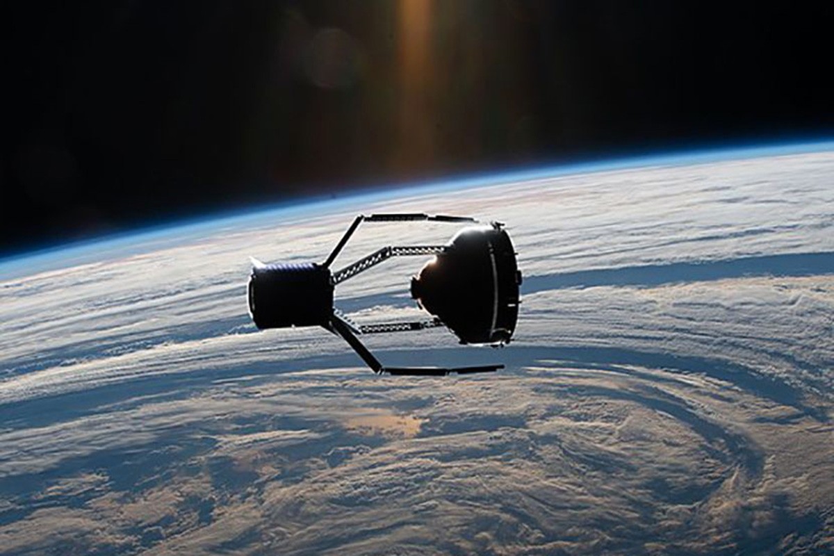 Kineski "čistač svemira" primijećen kako grabi i "baca" stari satelit