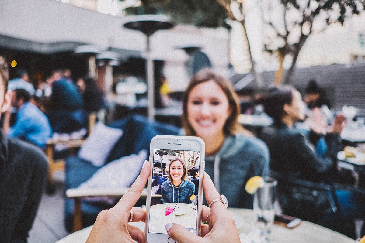 Američka kompanija Clearview AI želi fotografije lica svih ljudi na svijetu