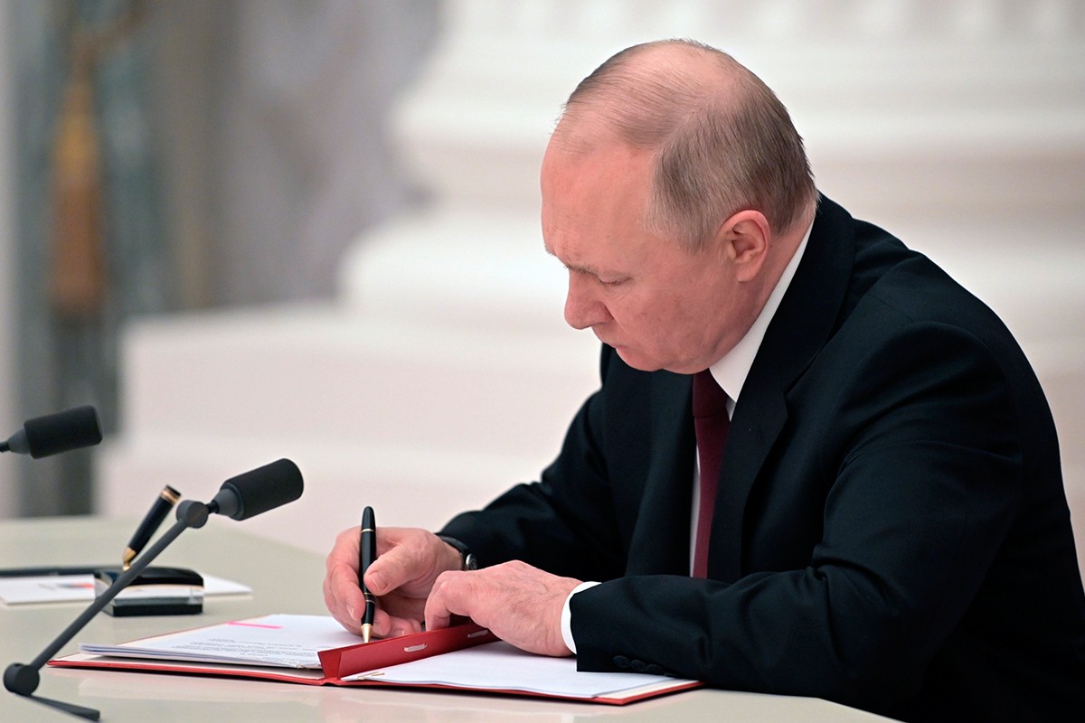 Putin potpisao ukaz o priznanju LNR i DNR