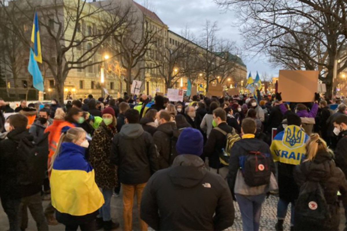 Protest podrške Ukrajini pred ruskom ambasadom u Berlinu