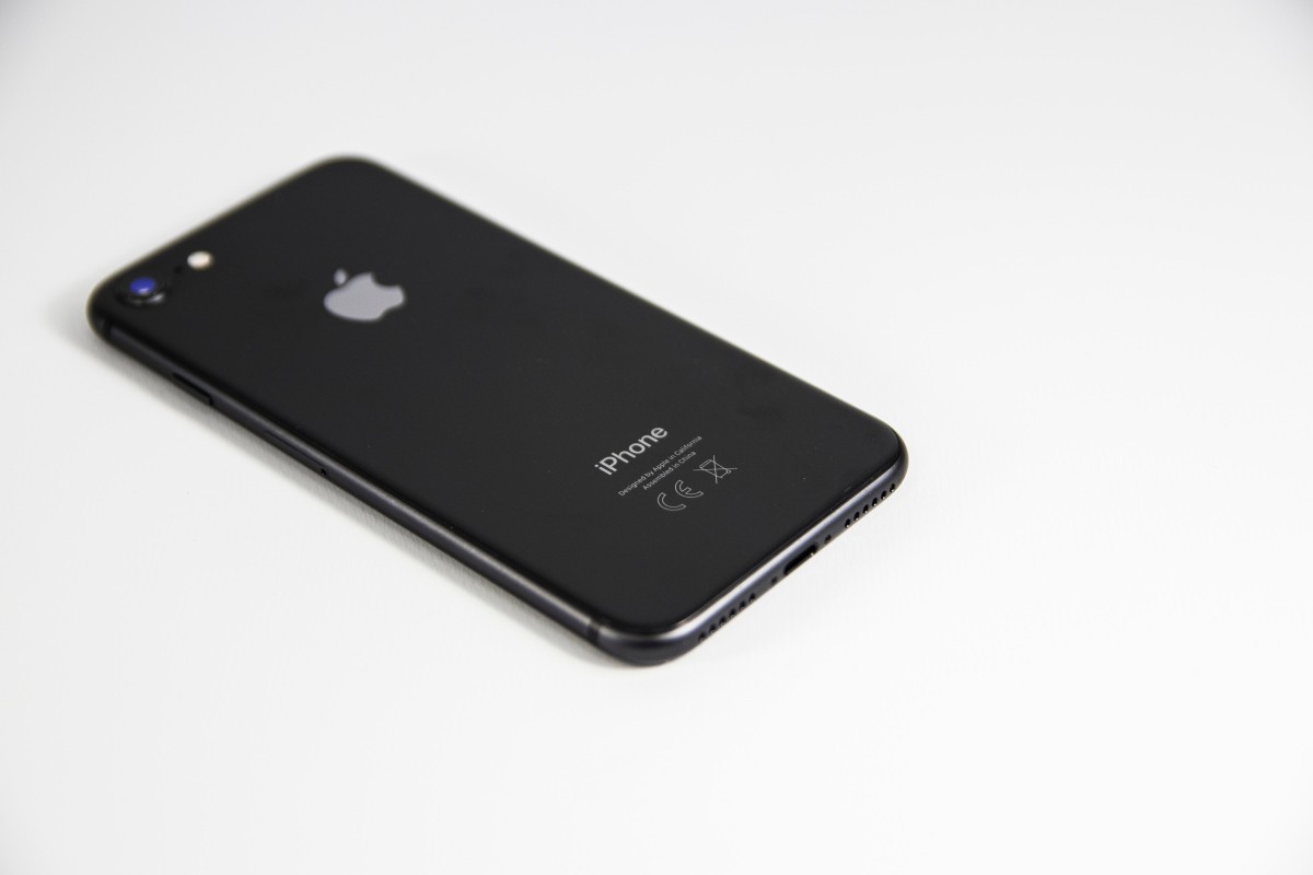 Sljedeći iPhone dobija dugovječniju bateriju i 5G čipove
