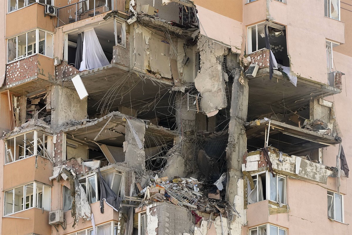 Mediji: Rusi tvrde da su stambenu zgradu u Kijevu pogodili Ukrajinci, a ne oni