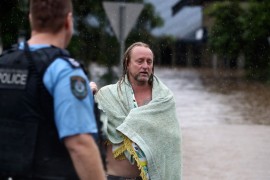 Desetine hiljada ljudi napustilo domove zbog poplava u Australiji