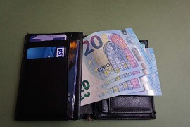 Sve više država daje pare građanima, u BiH to niko i ne spominje