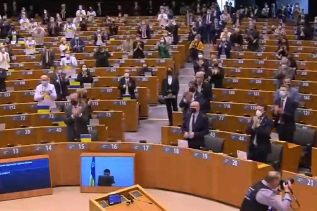 Pogledajte kako je ispraćen govor Zelenskog u Evropskom parlamentu